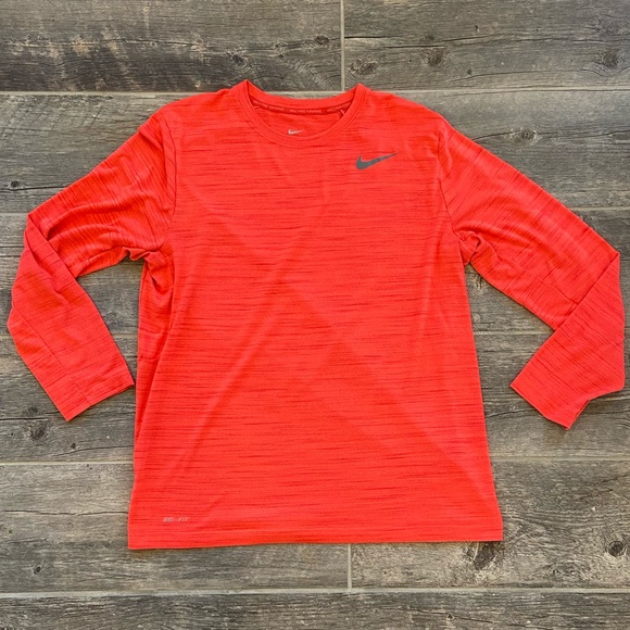 red and white nike long sleeve shirt